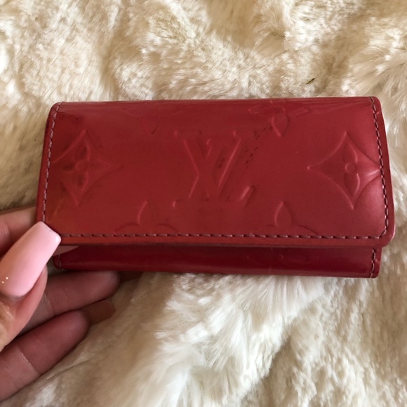 Louis Vuitton four key holder - Picture 1 of 4